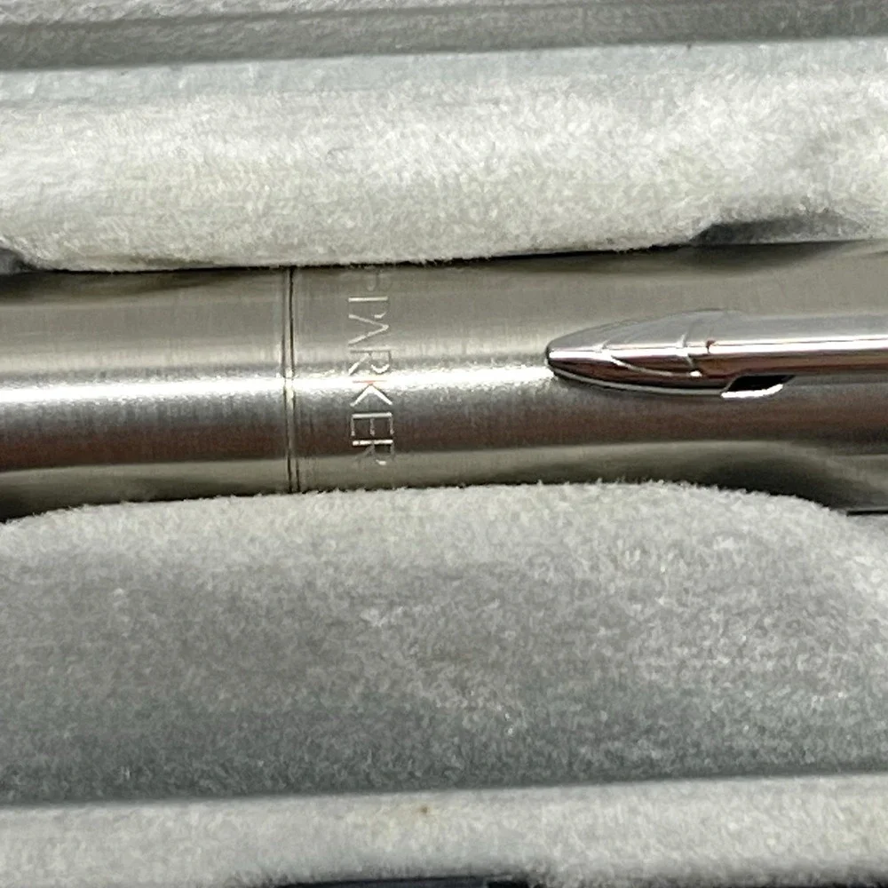 Parker Brushed Steel Fountain Pen M‎ Nib Made In UK In Box No ink